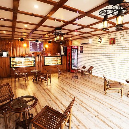 The Grand Orion Hotel Chinhat ภายนอก รูปภาพ