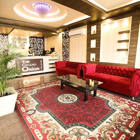 The Grand Orion Hotel Chinhat ภายนอก รูปภาพ