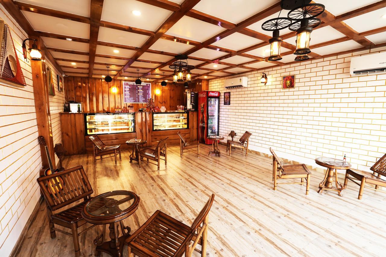 The Grand Orion Hotel Chinhat ภายนอก รูปภาพ