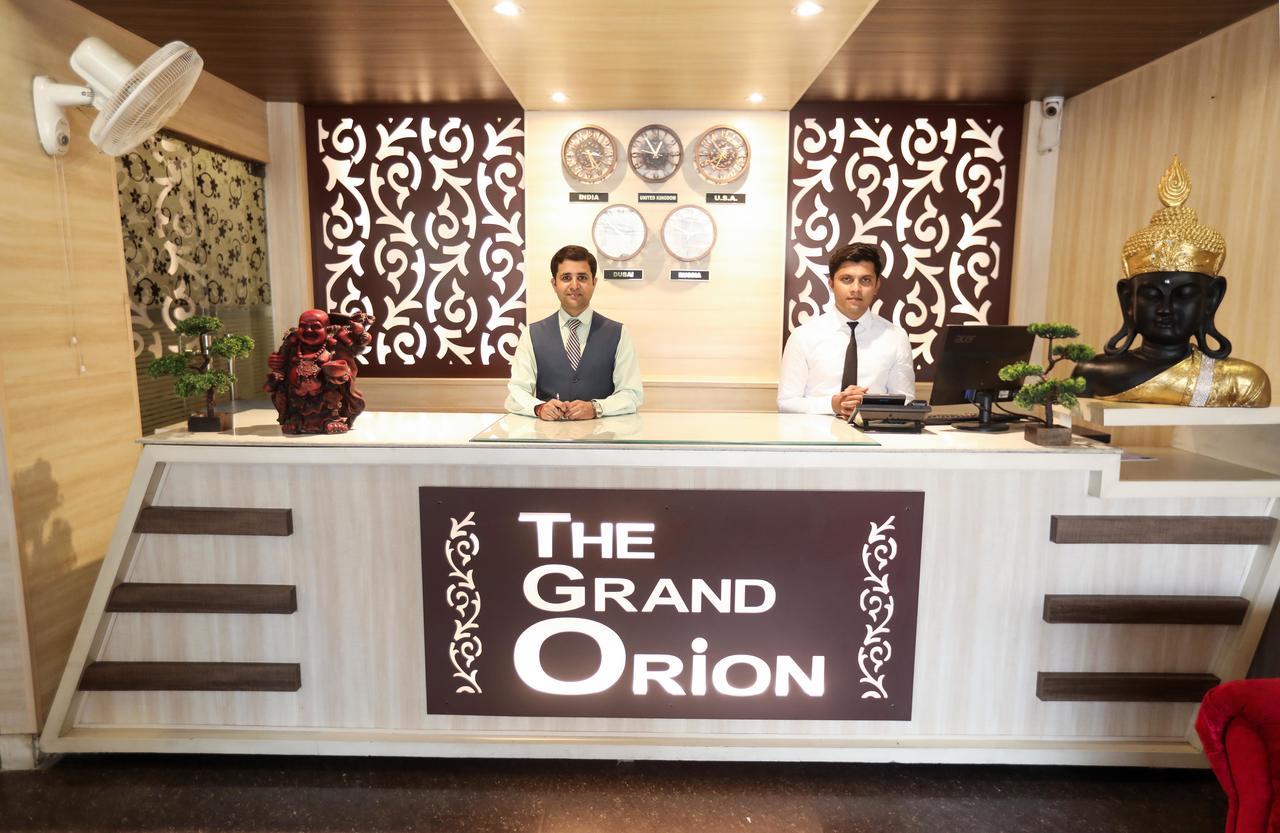 The Grand Orion Hotel Chinhat ภายนอก รูปภาพ